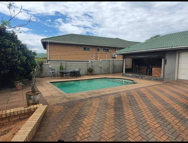 4 BEDROOM HOUSE FOR SALE IN SUNNINGDALE